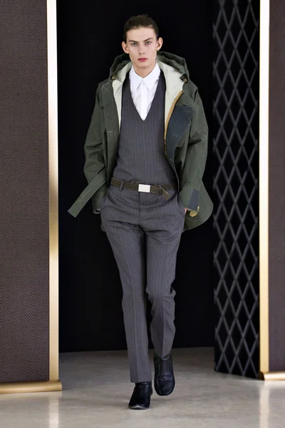 Look 15